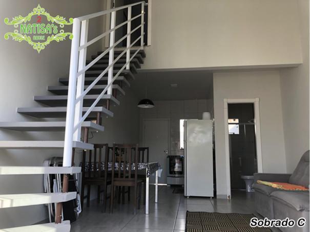 Sobrados Aconchegante Com Piscina "Natisashouse" Villa บอมบินญัส ภายนอก รูปภาพ