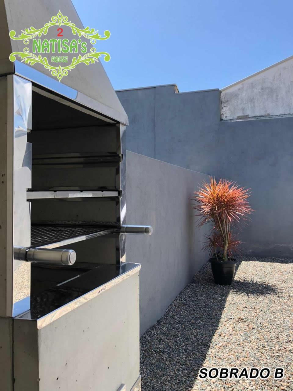 Sobrados Aconchegante Com Piscina "Natisashouse" Villa บอมบินญัส ภายนอก รูปภาพ
