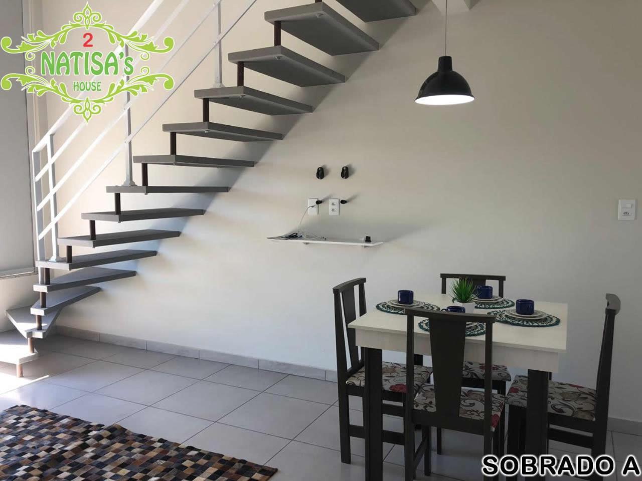 Sobrados Aconchegante Com Piscina "Natisashouse" Villa บอมบินญัส ภายนอก รูปภาพ