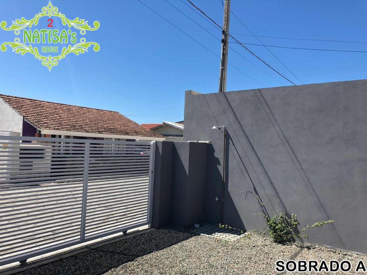 Sobrados Aconchegante Com Piscina "Natisashouse" Villa บอมบินญัส ภายนอก รูปภาพ